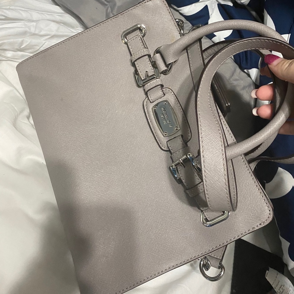 Michael Kors tote - Picture 2 of 3